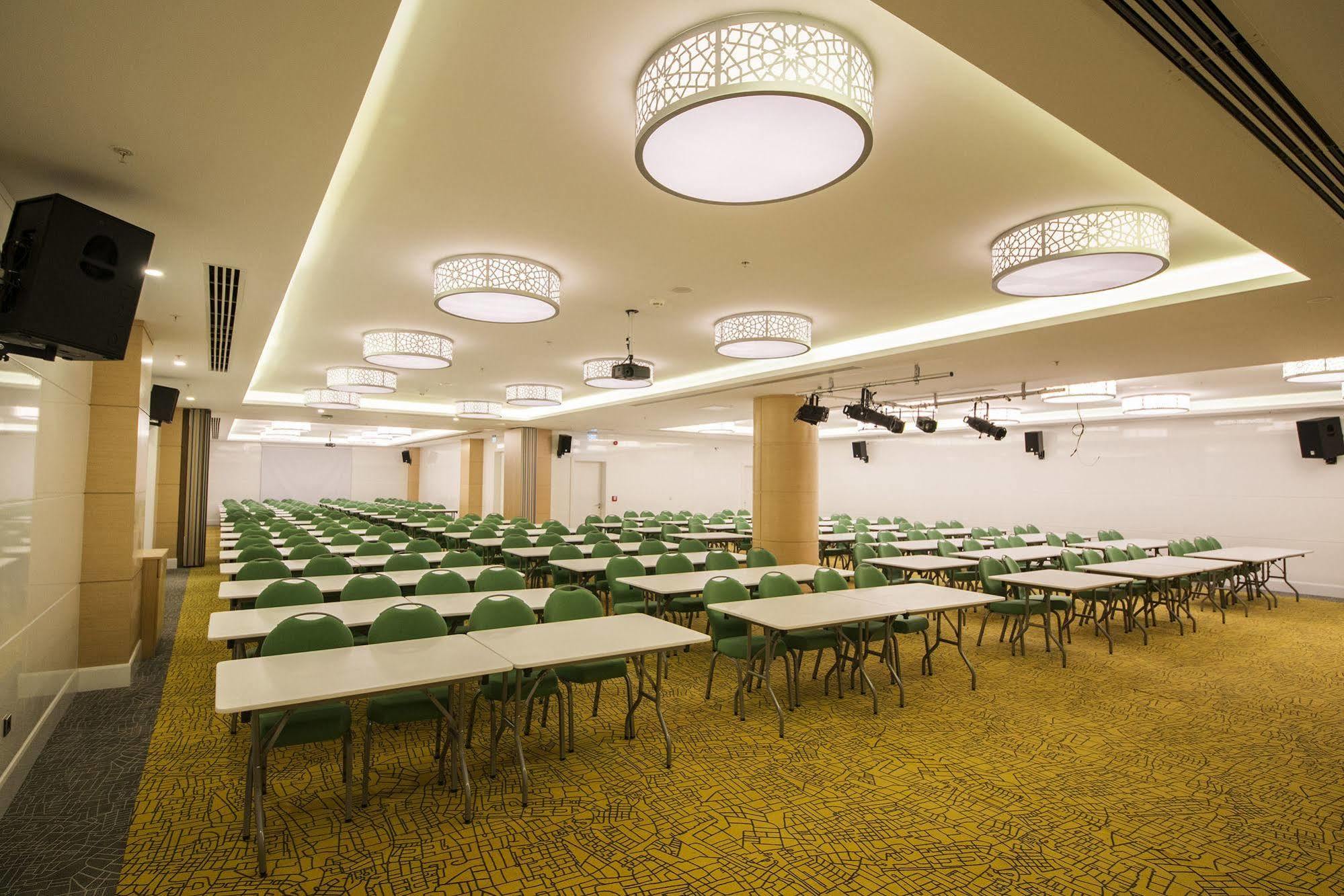 Park Inn By Radisson Ankara Cankaya מראה חיצוני תמונה